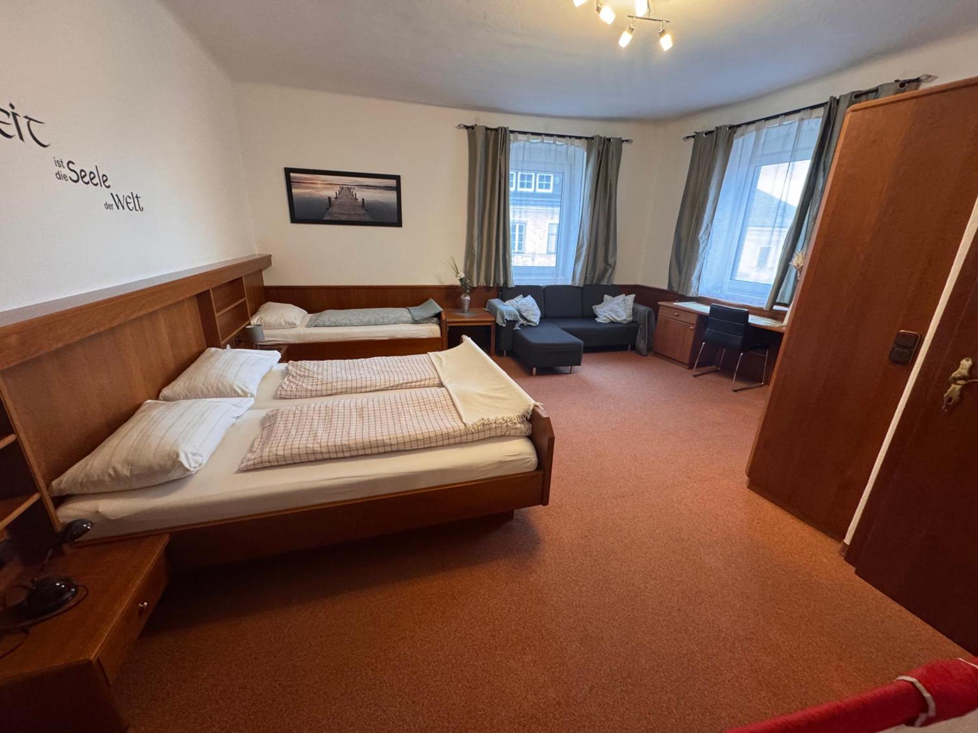 Austria Traveller Hotel Kirchdorf Kirchdorf an der Krems Bagian luar foto