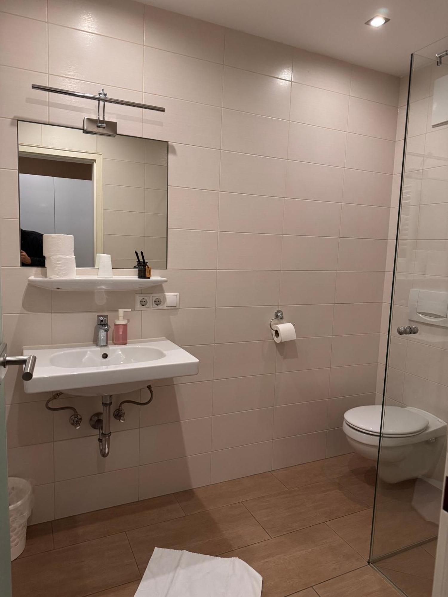 Austria Traveller Hotel Kirchdorf Kirchdorf an der Krems Bagian luar foto