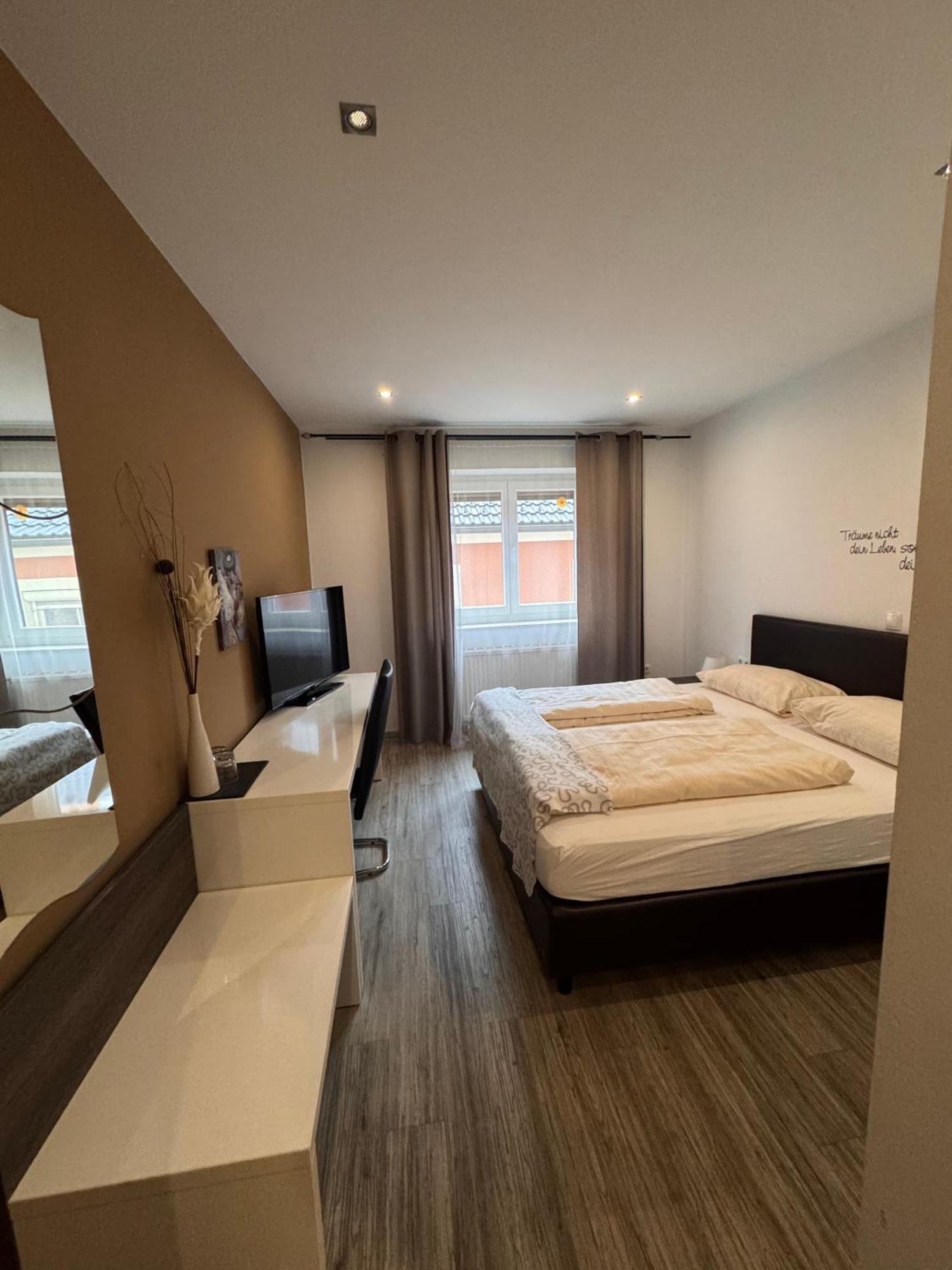 Austria Traveller Hotel Kirchdorf Kirchdorf an der Krems Bagian luar foto